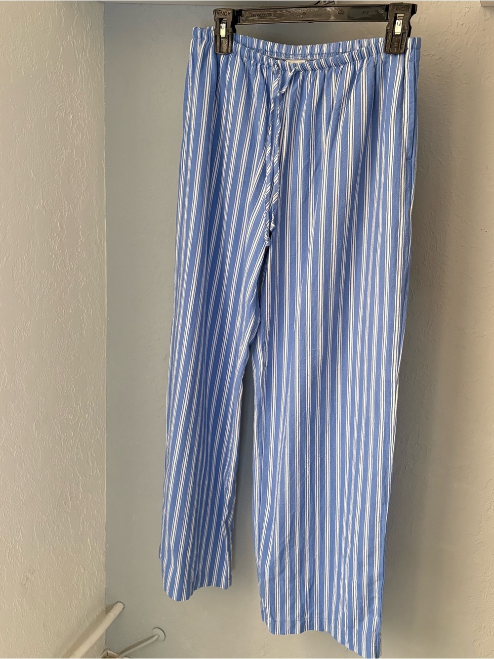 No Boundaries Light Blue & White Striped women’s Jogger Pants